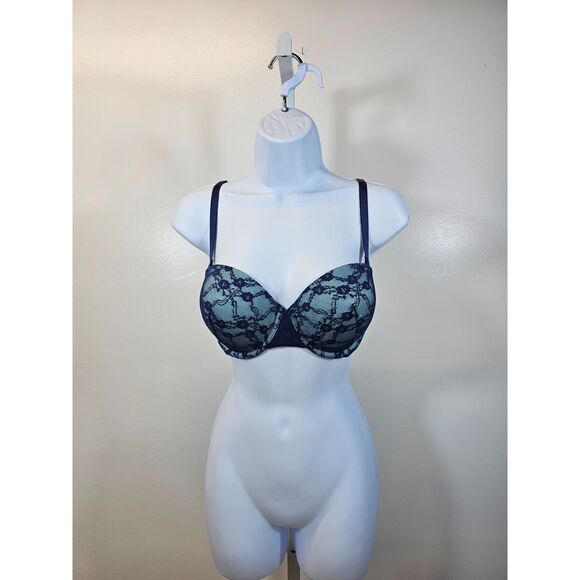 Victoria's Secret Multi-Way Push-Up - Picture 6 of 8